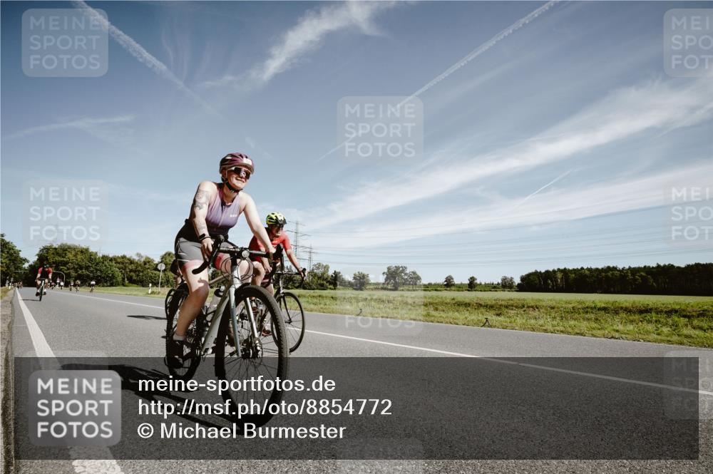 07.09.2025 - 19. Norderstedt Triathlon Michael Burmester http://msf.ph/oto/8854772 07.09.2025 12:01:08 Radfahren 162, 163, 280, 756, 815, 1372 meine-sportfotos.de