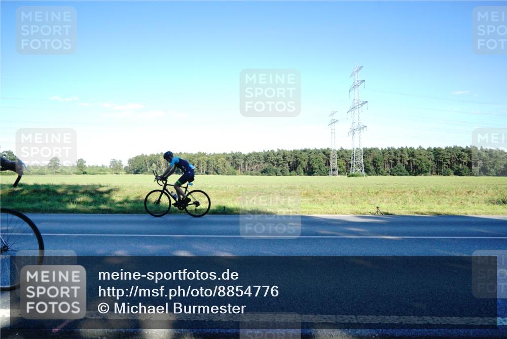 07.09.2025 - 19. Norderstedt Triathlon Michael Burmester http://msf.ph/oto/8854776 07.09.2025 16:24:14 Radfahren 412, 429, 925 meine-sportfotos.de