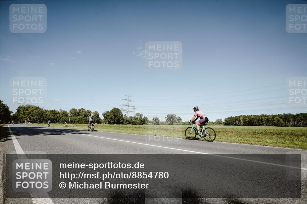 07.09.2025 - 19. Norderstedt Triathlon Michael Burmester http://msf.ph/oto/8854780 07.09.2025 15:03:24 Radfahren  meine-sportfotos.de