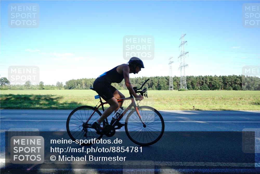 07.09.2025 - 19. Norderstedt Triathlon Michael Burmester http://msf.ph/oto/8854781 07.09.2025 16:24:16 Radfahren 412, 429, 925, 947 meine-sportfotos.de