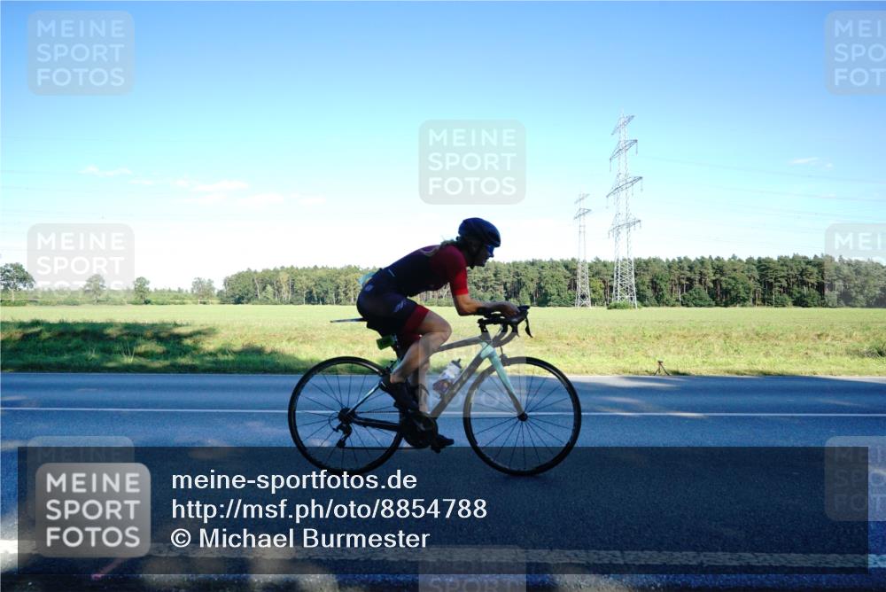 07.09.2025 - 19. Norderstedt Triathlon Michael Burmester http://msf.ph/oto/8854788 07.09.2025 16:24:24 Radfahren 1066 meine-sportfotos.de