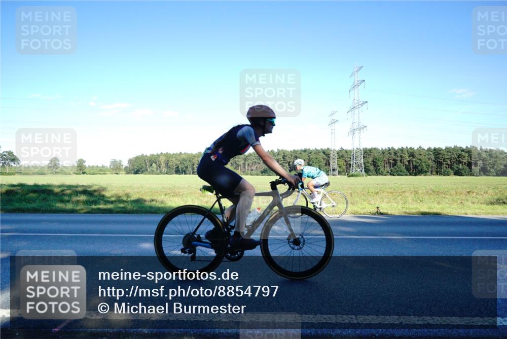07.09.2025 - 19. Norderstedt Triathlon Michael Burmester http://msf.ph/oto/8854797 07.09.2025 16:25:04 Radfahren 1045 meine-sportfotos.de