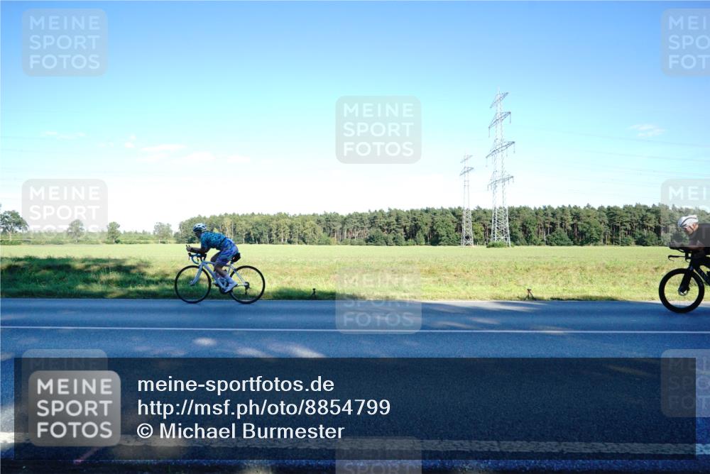 07.09.2025 - 19. Norderstedt Triathlon Michael Burmester http://msf.ph/oto/8854799 07.09.2025 16:25:04 Radfahren 1045 meine-sportfotos.de