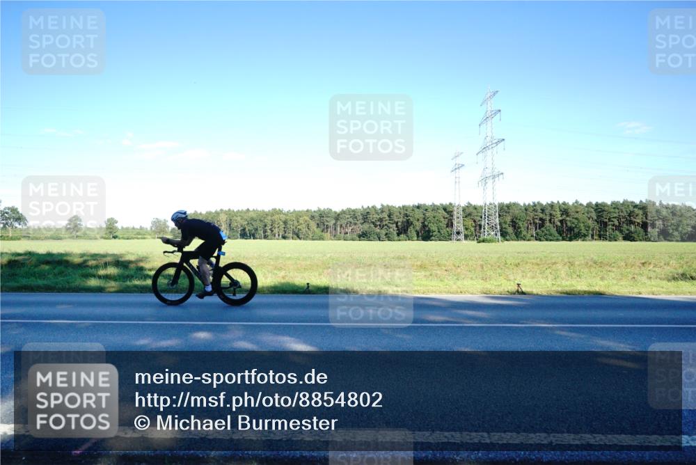 07.09.2025 - 19. Norderstedt Triathlon Michael Burmester http://msf.ph/oto/8854802 07.09.2025 16:25:05 Radfahren 1045 meine-sportfotos.de