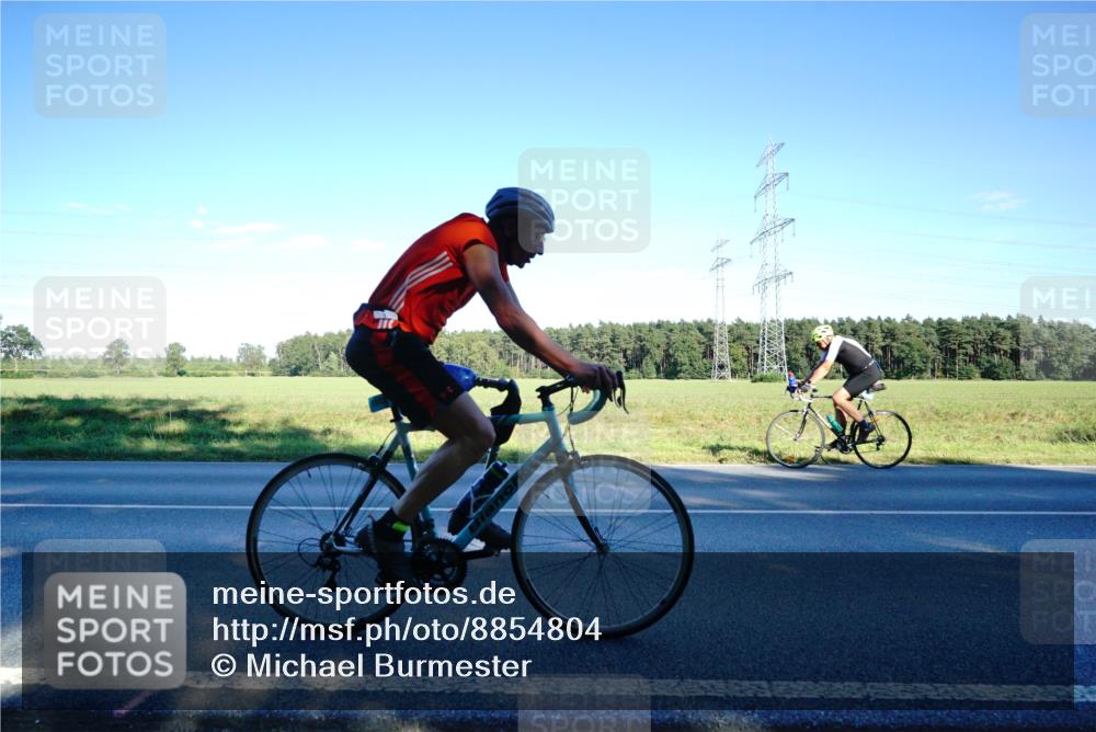 07.09.2025 - 19. Norderstedt Triathlon Michael Burmester http://msf.ph/oto/8854804 07.09.2025 16:25:08 Radfahren 1513 meine-sportfotos.de