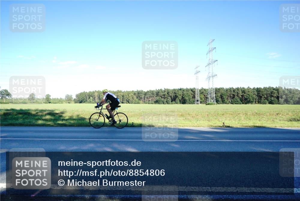 07.09.2025 - 19. Norderstedt Triathlon Michael Burmester http://msf.ph/oto/8854806 07.09.2025 16:25:08 Radfahren 1513 meine-sportfotos.de