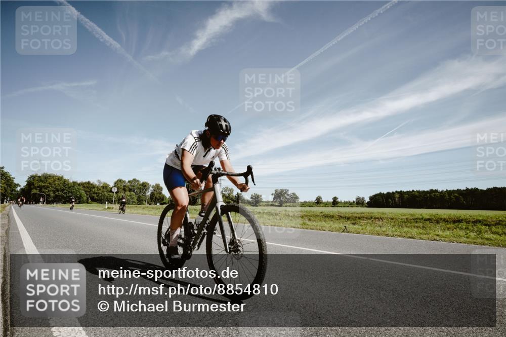 07.09.2025 - 19. Norderstedt Triathlon Michael Burmester http://msf.ph/oto/8854810 07.09.2025 12:01:22 Radfahren 1220, 1267, 1370 meine-sportfotos.de