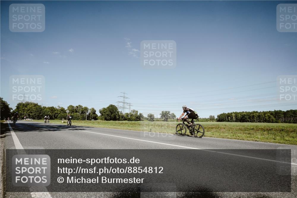 07.09.2025 - 19. Norderstedt Triathlon Michael Burmester http://msf.ph/oto/8854812 07.09.2025 15:03:46 Radfahren 1470 meine-sportfotos.de