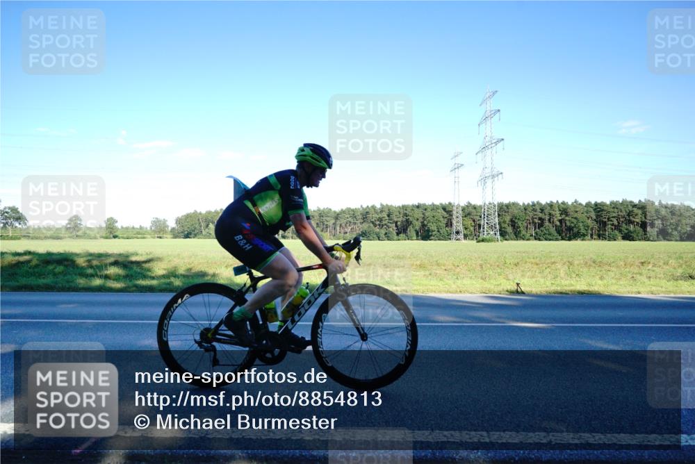 07.09.2025 - 19. Norderstedt Triathlon Michael Burmester http://msf.ph/oto/8854813 07.09.2025 16:25:18 Radfahren 912, 1547 meine-sportfotos.de