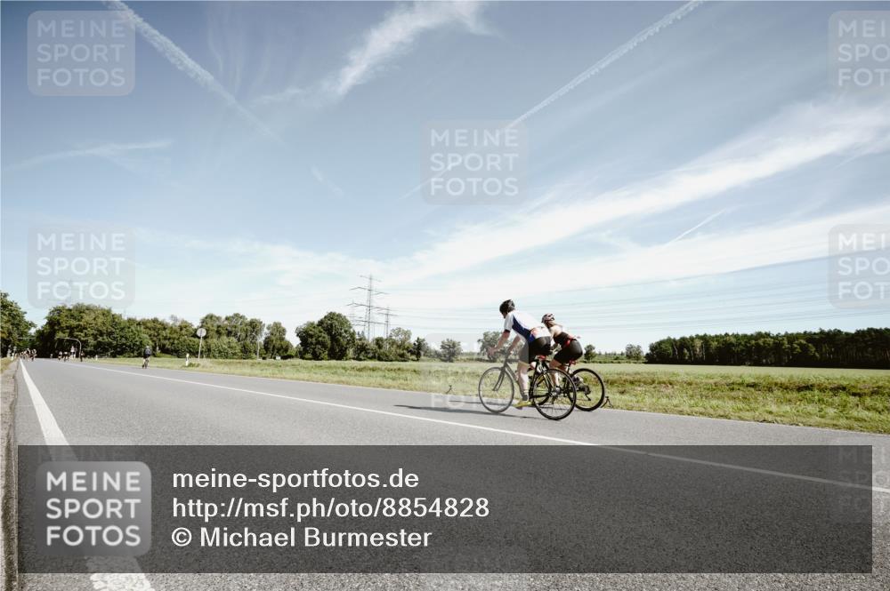 07.09.2025 - 19. Norderstedt Triathlon Michael Burmester http://msf.ph/oto/8854828 07.09.2025 12:01:30 Radfahren 190, 801 meine-sportfotos.de