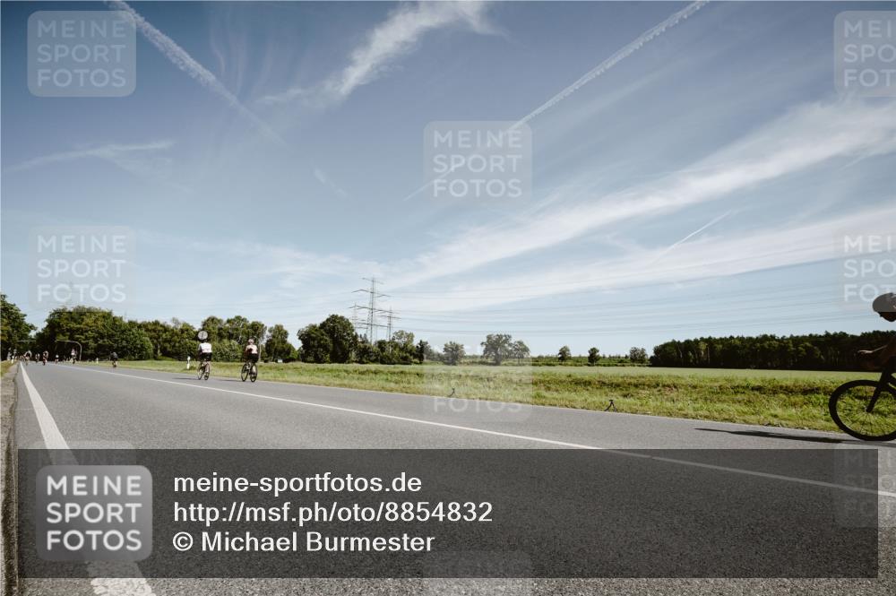 07.09.2025 - 19. Norderstedt Triathlon Michael Burmester http://msf.ph/oto/8854832 07.09.2025 12:01:32 Radfahren 801 meine-sportfotos.de