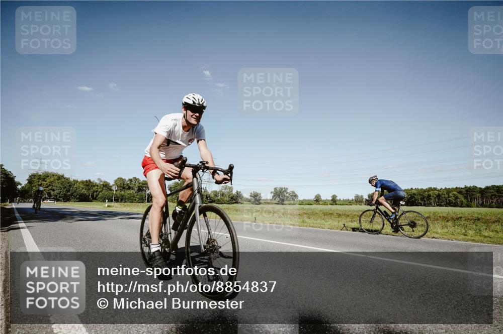 07.09.2025 - 19. Norderstedt Triathlon Michael Burmester http://msf.ph/oto/8854837 07.09.2025 15:04:06 Radfahren 462, 1431 meine-sportfotos.de