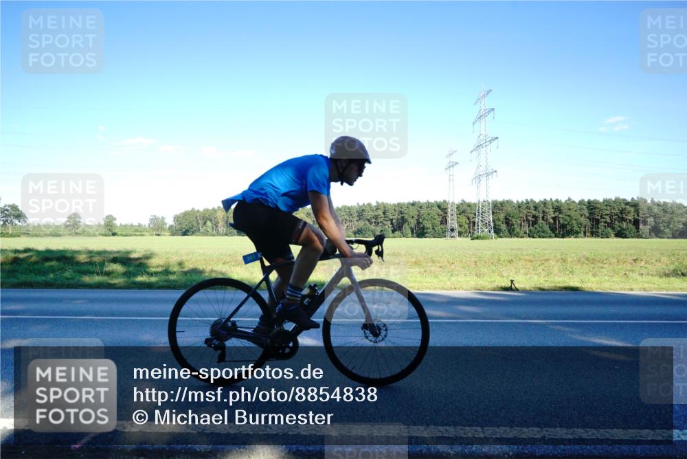 07.09.2025 - 19. Norderstedt Triathlon Michael Burmester http://msf.ph/oto/8854838 07.09.2025 16:26:01 Radfahren 383 meine-sportfotos.de