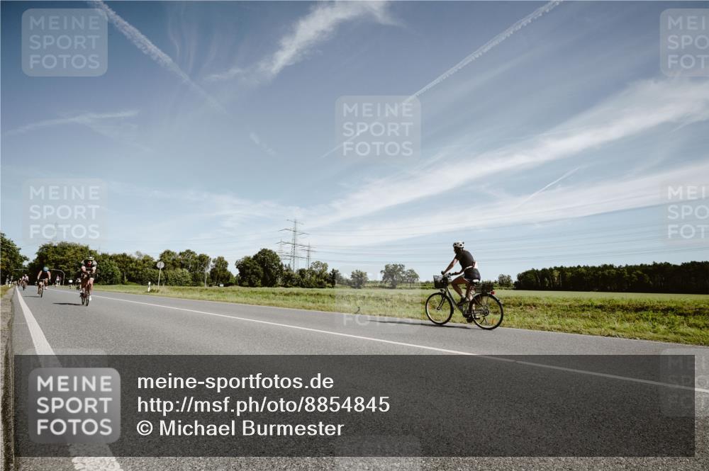 07.09.2025 - 19. Norderstedt Triathlon Michael Burmester http://msf.ph/oto/8854845 07.09.2025 12:01:38 Radfahren 695 meine-sportfotos.de