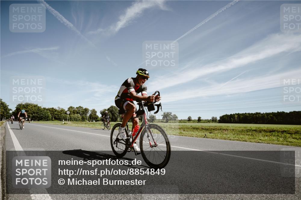 07.09.2025 - 19. Norderstedt Triathlon Michael Burmester http://msf.ph/oto/8854849 07.09.2025 12:01:40 Radfahren 695, 898, 1380 meine-sportfotos.de