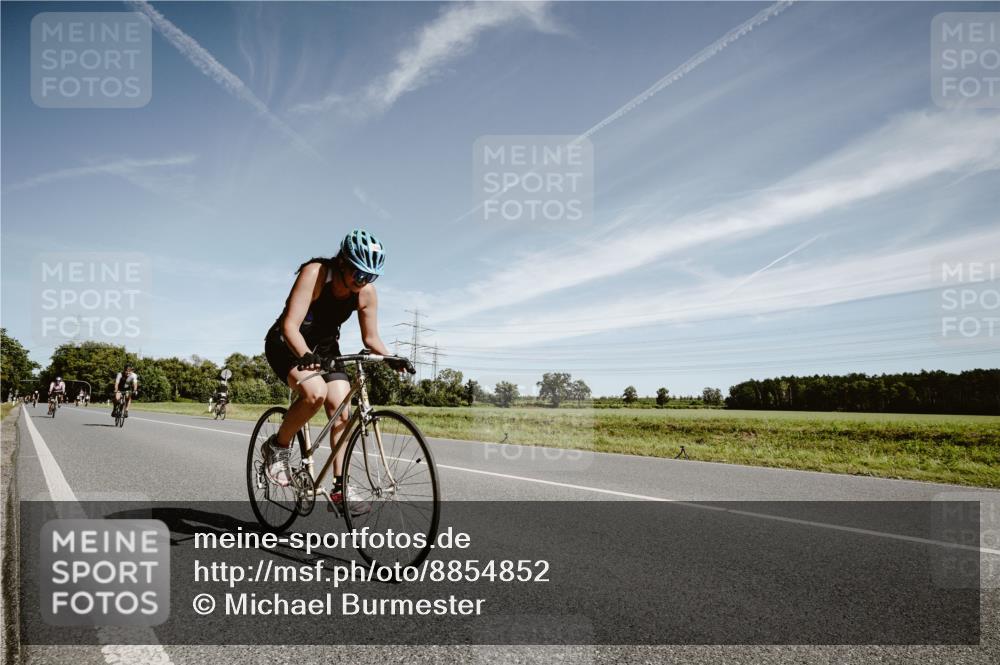 07.09.2025 - 19. Norderstedt Triathlon Michael Burmester http://msf.ph/oto/8854852 07.09.2025 12:01:42 Radfahren 302, 695, 898, 1380 meine-sportfotos.de
