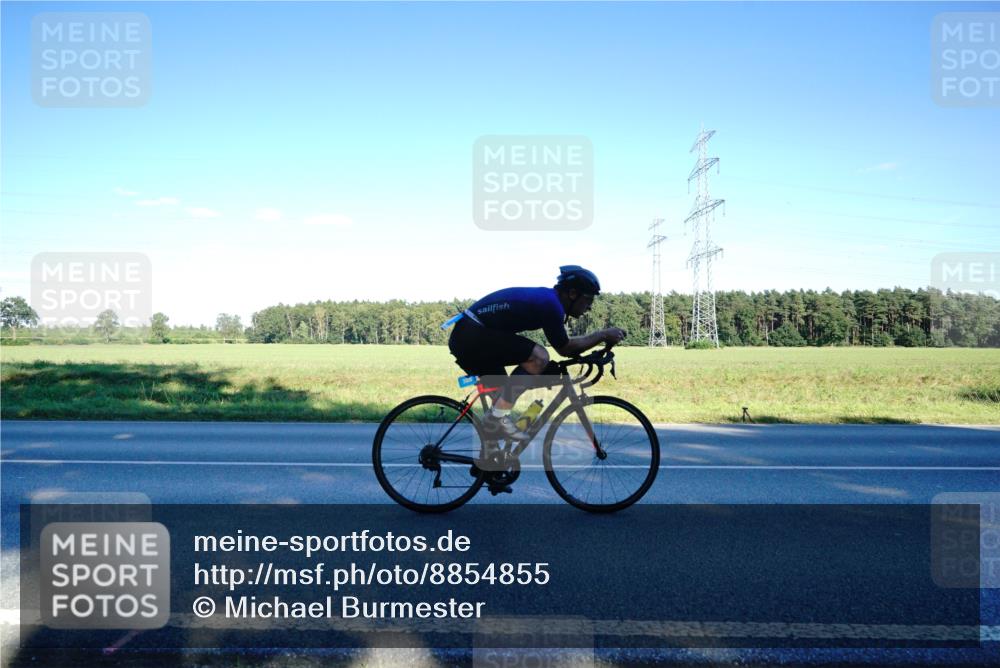 07.09.2025 - 19. Norderstedt Triathlon Michael Burmester http://msf.ph/oto/8854855 07.09.2025 16:27:07 Radfahren 380, 1106, 1516 meine-sportfotos.de
