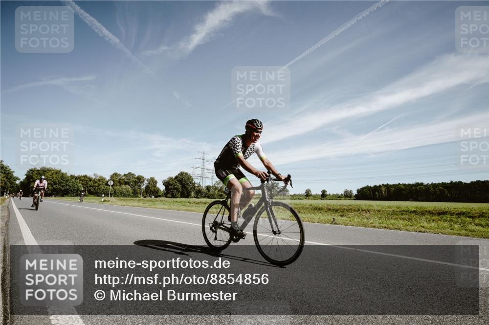 07.09.2025 - 19. Norderstedt Triathlon Michael Burmester http://msf.ph/oto/8854856 07.09.2025 12:01:44 Radfahren 302, 898, 1380 meine-sportfotos.de