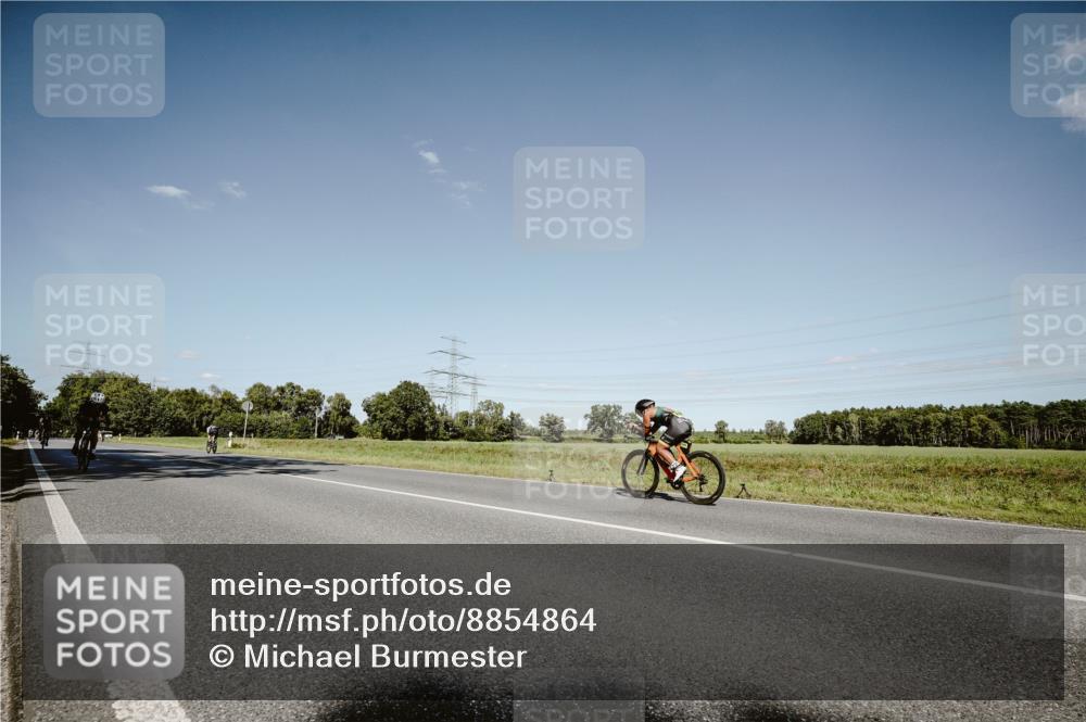 07.09.2025 - 19. Norderstedt Triathlon Michael Burmester http://msf.ph/oto/8854864 07.09.2025 15:04:21 Radfahren 399, 467 meine-sportfotos.de