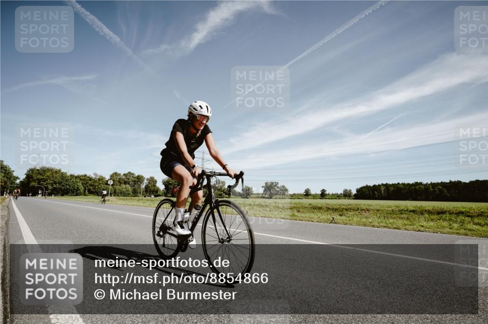 07.09.2025 - 19. Norderstedt Triathlon Michael Burmester http://msf.ph/oto/8854866 07.09.2025 12:01:51 Radfahren 1213 meine-sportfotos.de
