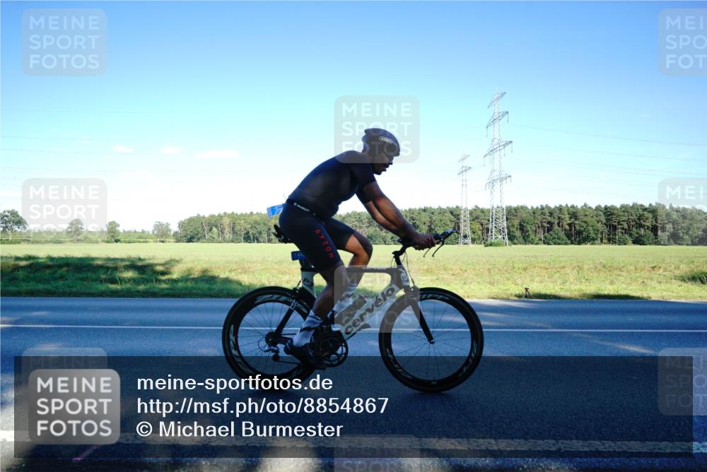 07.09.2025 - 19. Norderstedt Triathlon Michael Burmester http://msf.ph/oto/8854867 07.09.2025 16:28:01 Radfahren 1442 meine-sportfotos.de