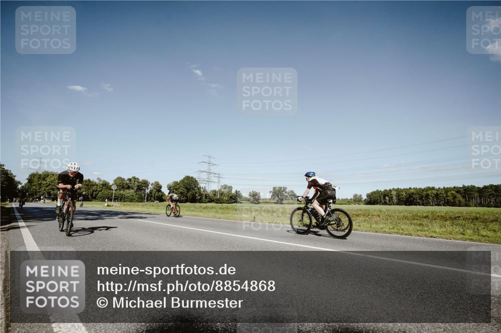 07.09.2025 - 19. Norderstedt Triathlon Michael Burmester http://msf.ph/oto/8854868 07.09.2025 15:04:22 Radfahren 399, 888 meine-sportfotos.de