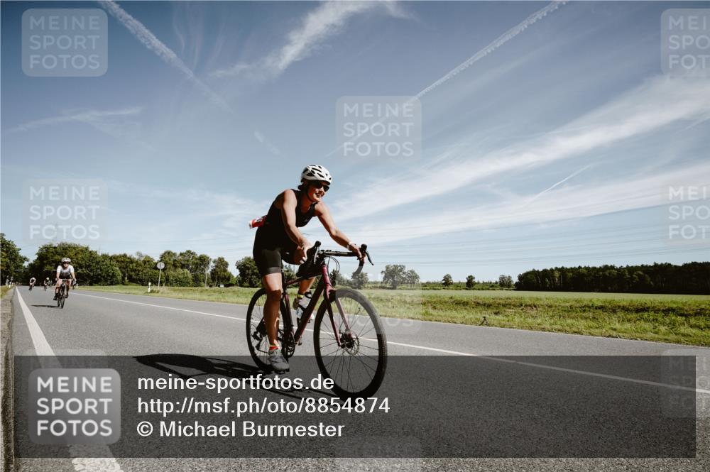 07.09.2025 - 19. Norderstedt Triathlon Michael Burmester http://msf.ph/oto/8854874 07.09.2025 12:01:58 Radfahren 696, 738, 845 meine-sportfotos.de