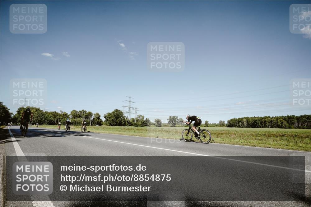 07.09.2025 - 19. Norderstedt Triathlon Michael Burmester http://msf.ph/oto/8854875 07.09.2025 15:04:24 Radfahren 399, 888 meine-sportfotos.de