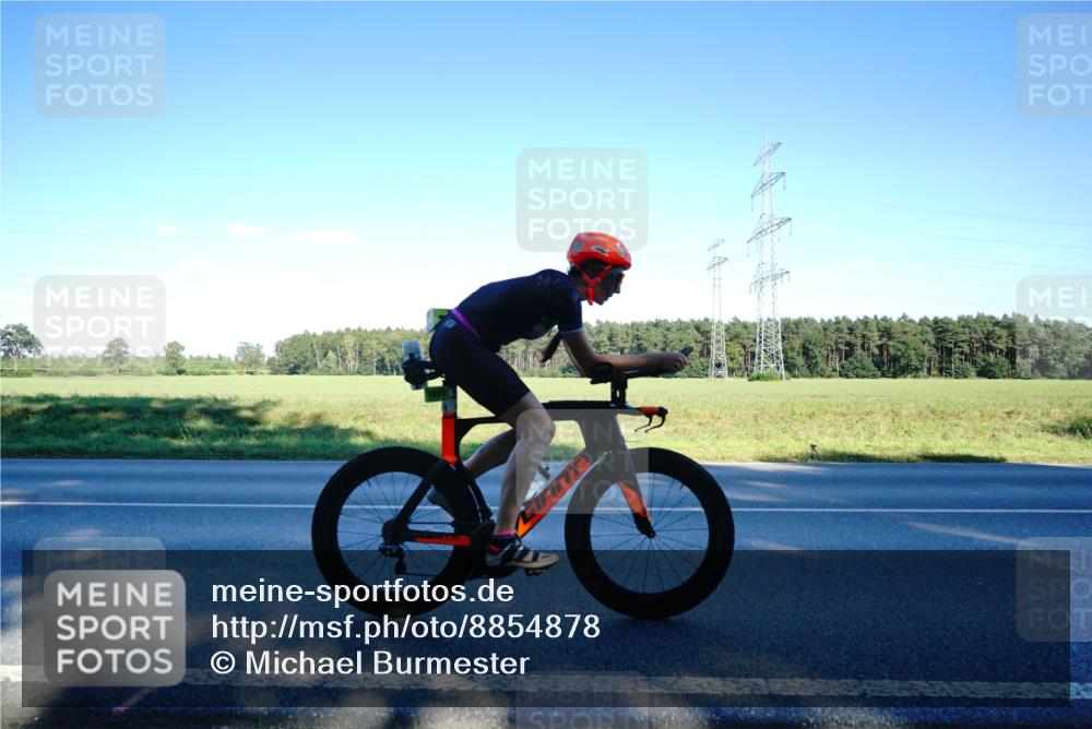 07.09.2025 - 19. Norderstedt Triathlon Michael Burmester http://msf.ph/oto/8854878 07.09.2025 16:28:34 Radfahren 1613 meine-sportfotos.de