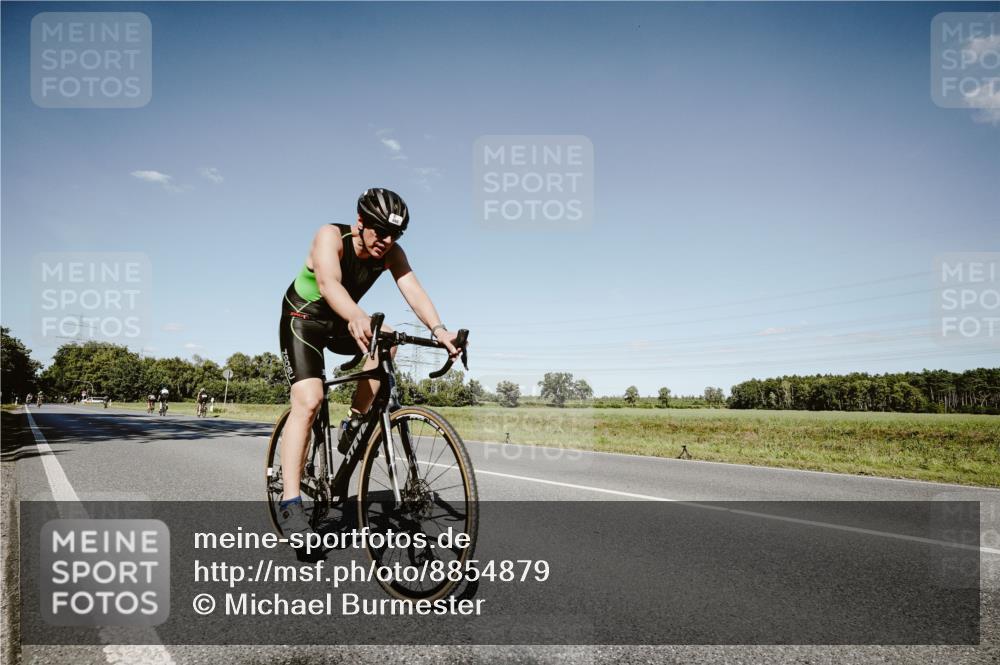 07.09.2025 - 19. Norderstedt Triathlon Michael Burmester http://msf.ph/oto/8854879 07.09.2025 15:04:25 Radfahren 399, 888 meine-sportfotos.de