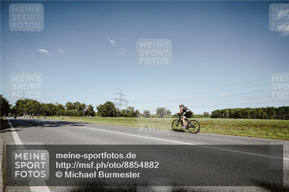 07.09.2025 - 19. Norderstedt Triathlon Michael Burmester http://msf.ph/oto/8854882 07.09.2025 15:04:28 Radfahren 888, 1491 meine-sportfotos.de