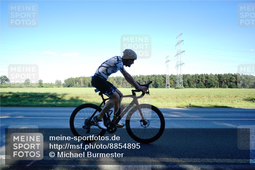 07.09.2025 - 19. Norderstedt Triathlon Michael Burmester http://msf.ph/oto/8854895 07.09.2025 16:29:30 Radfahren 376, 1464 meine-sportfotos.de