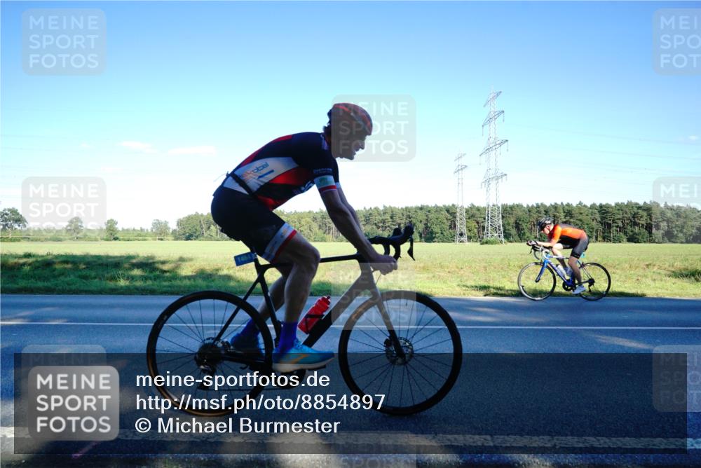 07.09.2025 - 19. Norderstedt Triathlon Michael Burmester http://msf.ph/oto/8854897 07.09.2025 16:29:30 Radfahren 376, 1464 meine-sportfotos.de