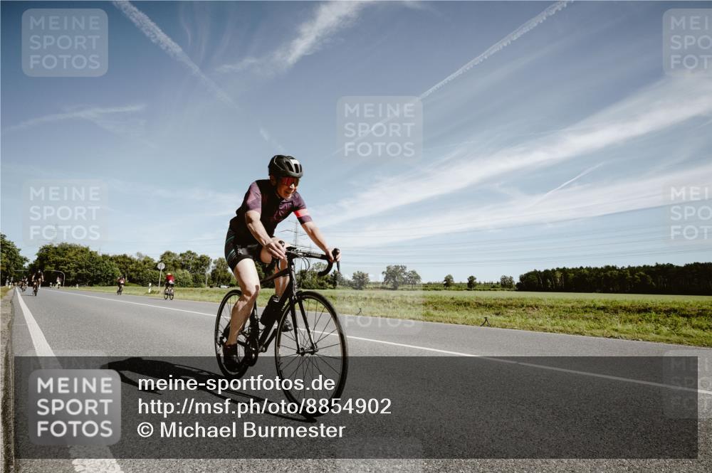 07.09.2025 - 19. Norderstedt Triathlon Michael Burmester http://msf.ph/oto/8854902 07.09.2025 12:02:21 Radfahren 258, 1364 meine-sportfotos.de