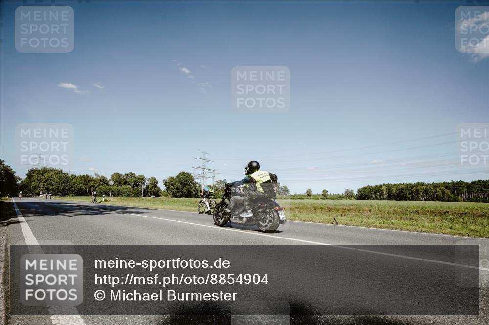 07.09.2025 - 19. Norderstedt Triathlon Michael Burmester http://msf.ph/oto/8854904 07.09.2025 15:04:37 Radfahren 407, 420 meine-sportfotos.de