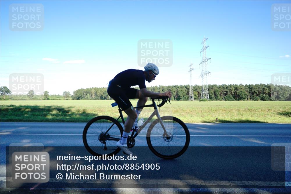 07.09.2025 - 19. Norderstedt Triathlon Michael Burmester http://msf.ph/oto/8854905 07.09.2025 16:30:09 Radfahren 372 meine-sportfotos.de