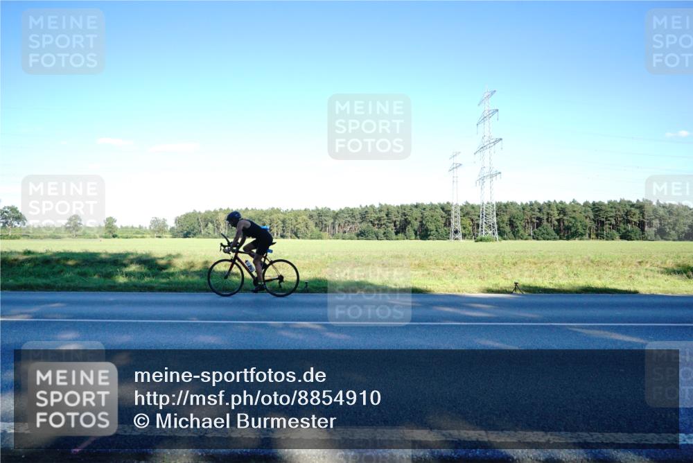 07.09.2025 - 19. Norderstedt Triathlon Michael Burmester http://msf.ph/oto/8854910 07.09.2025 16:30:17 Radfahren  meine-sportfotos.de