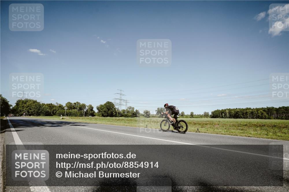 07.09.2025 - 19. Norderstedt Triathlon Michael Burmester http://msf.ph/oto/8854914 07.09.2025 15:05:00 Radfahren  meine-sportfotos.de