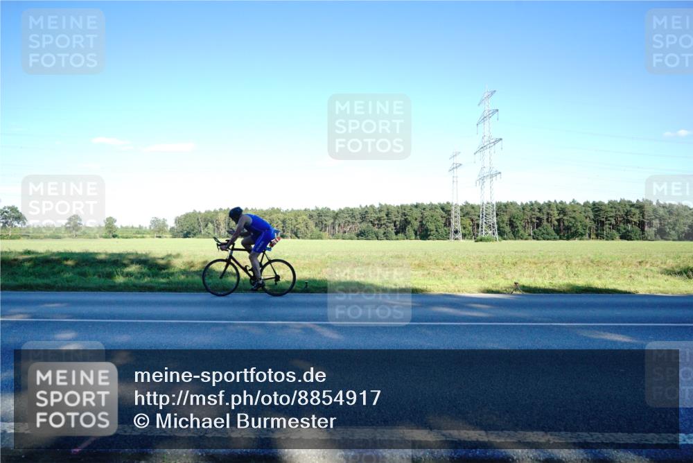 07.09.2025 - 19. Norderstedt Triathlon Michael Burmester http://msf.ph/oto/8854917 07.09.2025 16:30:28 Radfahren 941 meine-sportfotos.de