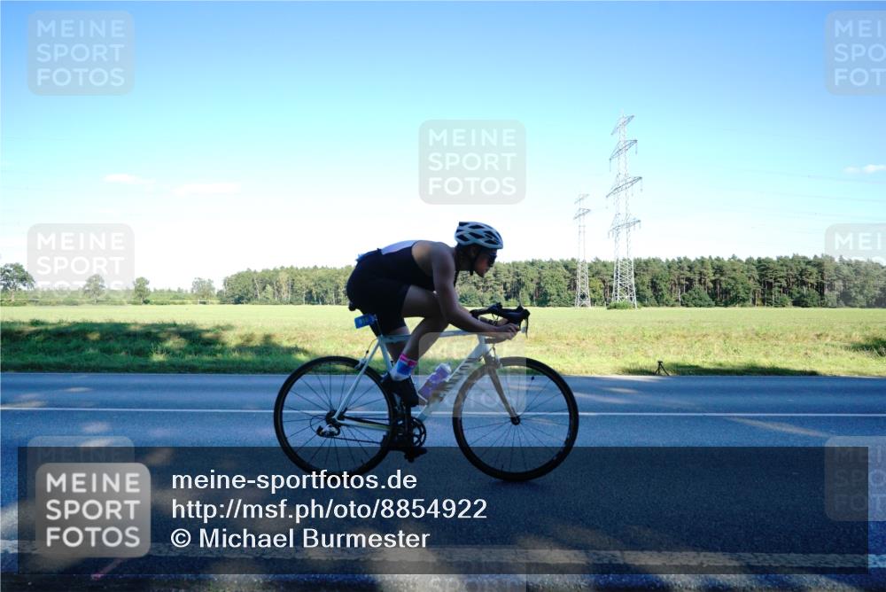 07.09.2025 - 19. Norderstedt Triathlon Michael Burmester http://msf.ph/oto/8854922 07.09.2025 16:30:51 Radfahren 918 meine-sportfotos.de