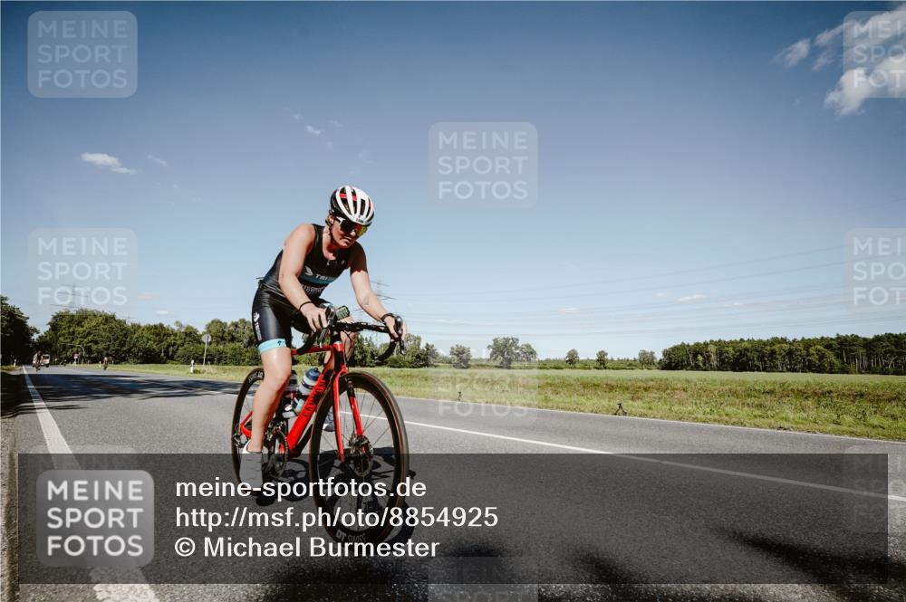07.09.2025 - 19. Norderstedt Triathlon Michael Burmester http://msf.ph/oto/8854925 07.09.2025 15:05:10 Radfahren 1483, 1486 meine-sportfotos.de