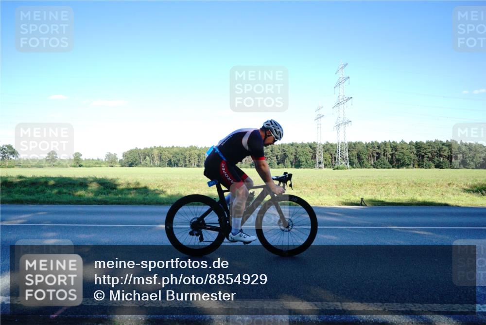 07.09.2025 - 19. Norderstedt Triathlon Michael Burmester http://msf.ph/oto/8854929 07.09.2025 16:31:15 Radfahren 931 meine-sportfotos.de