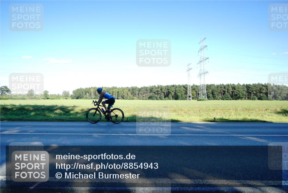 07.09.2025 - 19. Norderstedt Triathlon Michael Burmester http://msf.ph/oto/8854943 07.09.2025 16:31:53 Radfahren  meine-sportfotos.de