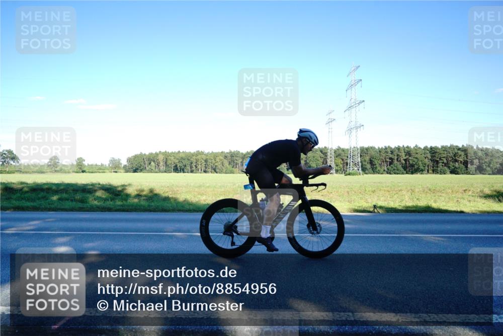 07.09.2025 - 19. Norderstedt Triathlon Michael Burmester http://msf.ph/oto/8854956 07.09.2025 16:32:30 Radfahren 432, 1458 meine-sportfotos.de