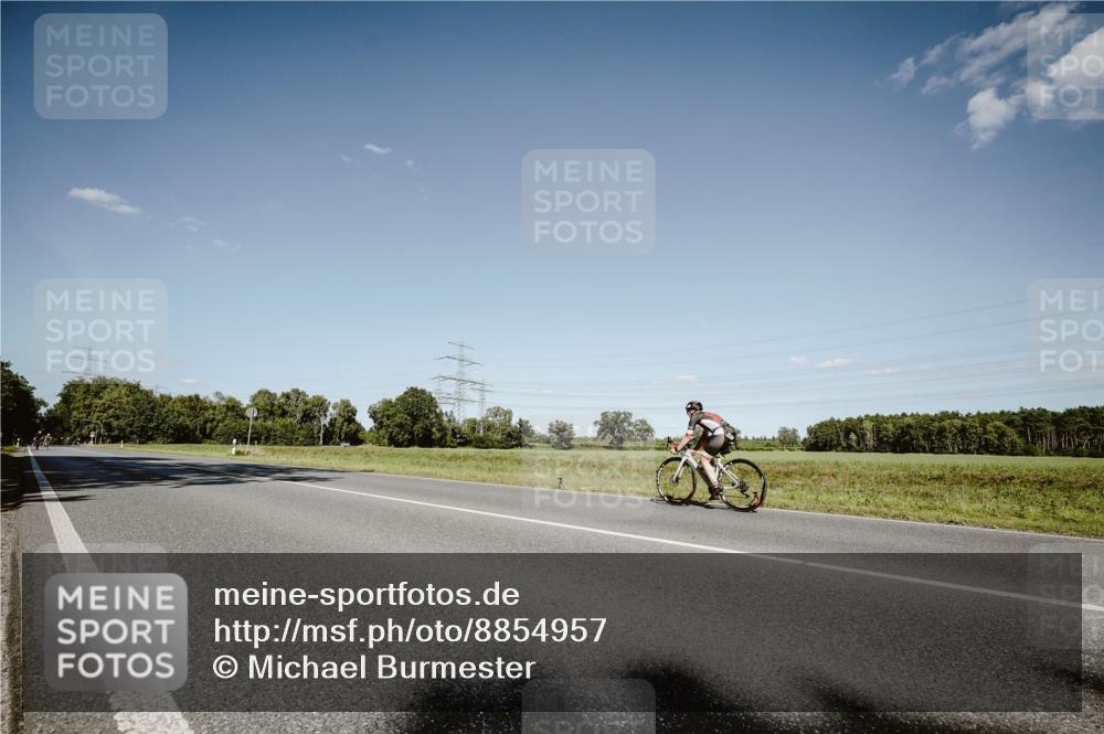 07.09.2025 - 19. Norderstedt Triathlon Michael Burmester http://msf.ph/oto/8854957 07.09.2025 15:05:39 Radfahren 466 meine-sportfotos.de