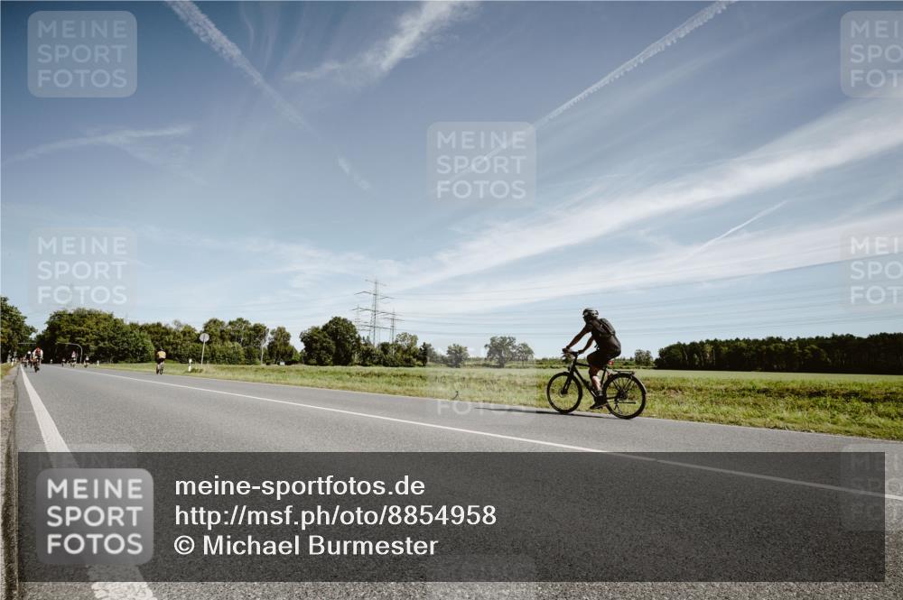 07.09.2025 - 19. Norderstedt Triathlon Michael Burmester http://msf.ph/oto/8854958 07.09.2025 12:02:54 Radfahren 728, 851, 1249 meine-sportfotos.de