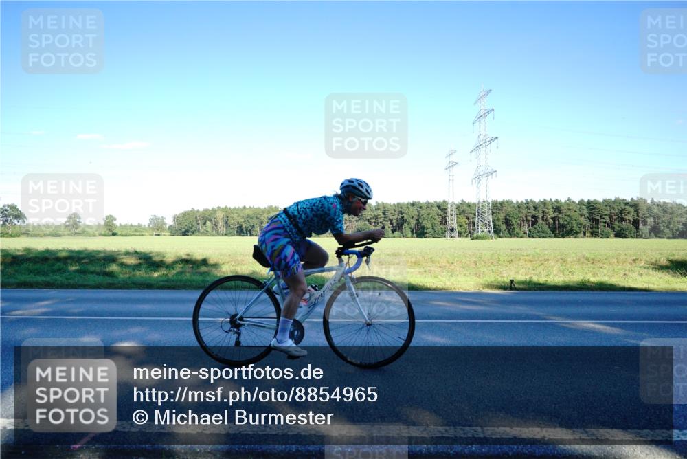 07.09.2025 - 19. Norderstedt Triathlon Michael Burmester http://msf.ph/oto/8854965 07.09.2025 16:33:07 Radfahren 1432 meine-sportfotos.de