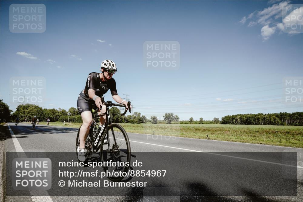 07.09.2025 - 19. Norderstedt Triathlon Michael Burmester http://msf.ph/oto/8854967 07.09.2025 15:05:47 Radfahren 448, 453, 1503 meine-sportfotos.de