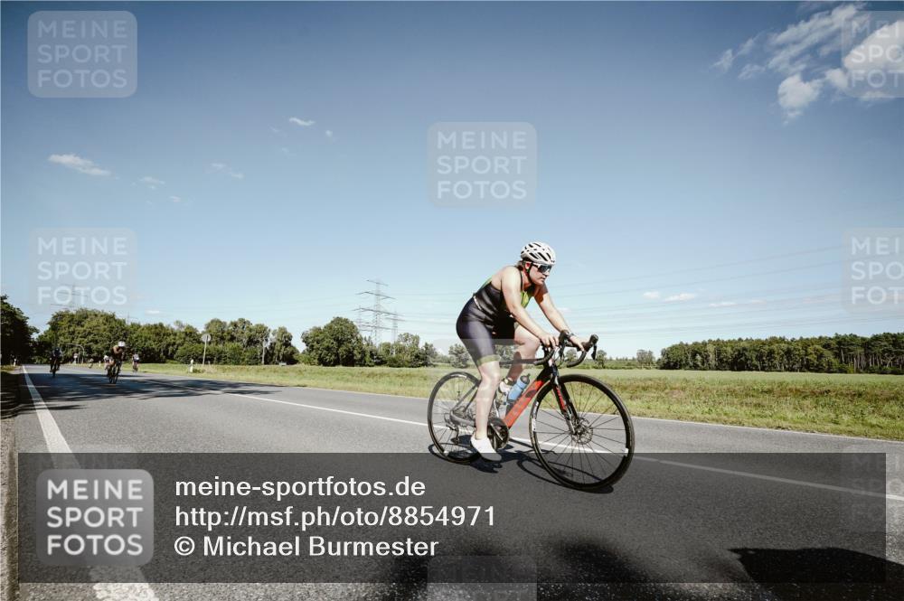 07.09.2025 - 19. Norderstedt Triathlon Michael Burmester http://msf.ph/oto/8854971 07.09.2025 15:05:47 Radfahren 448, 453, 1503 meine-sportfotos.de