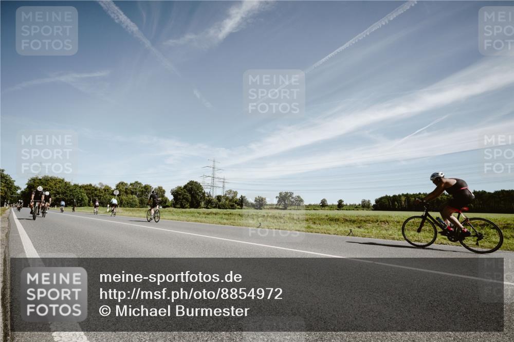07.09.2025 - 19. Norderstedt Triathlon Michael Burmester http://msf.ph/oto/8854972 07.09.2025 12:03:00 Radfahren 253, 282, 826 meine-sportfotos.de